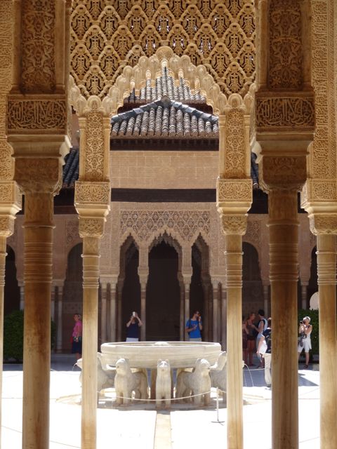 Patio de los Leones