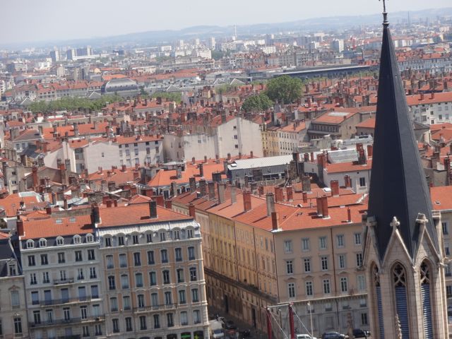 Lyon behind l'Eglise Saint Georges