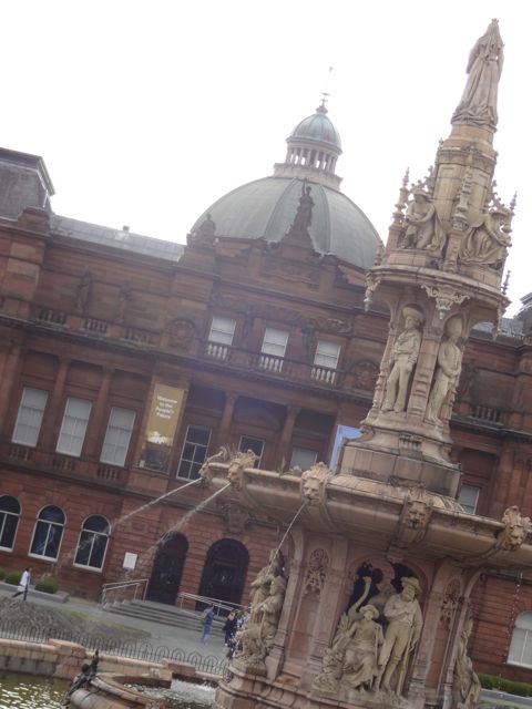 Doulton Fountain in front of the People's Palace
