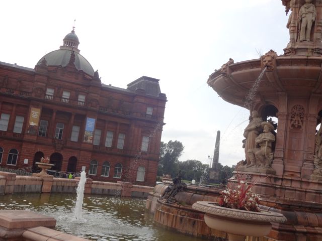 Doulton Fountain in front of the People's Palace