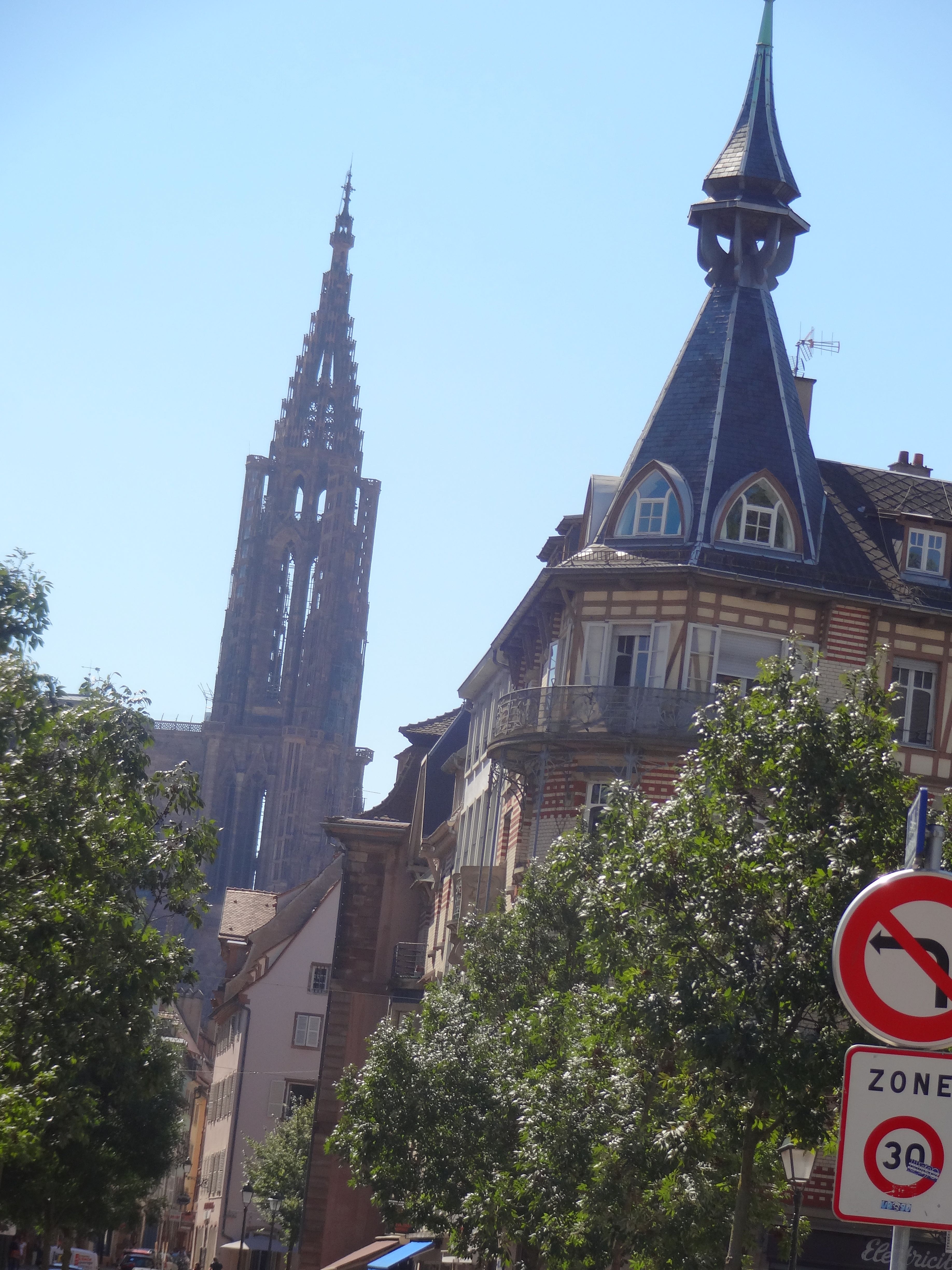 Cathédrale Notre Dame de Strasbourg as seen from a distance