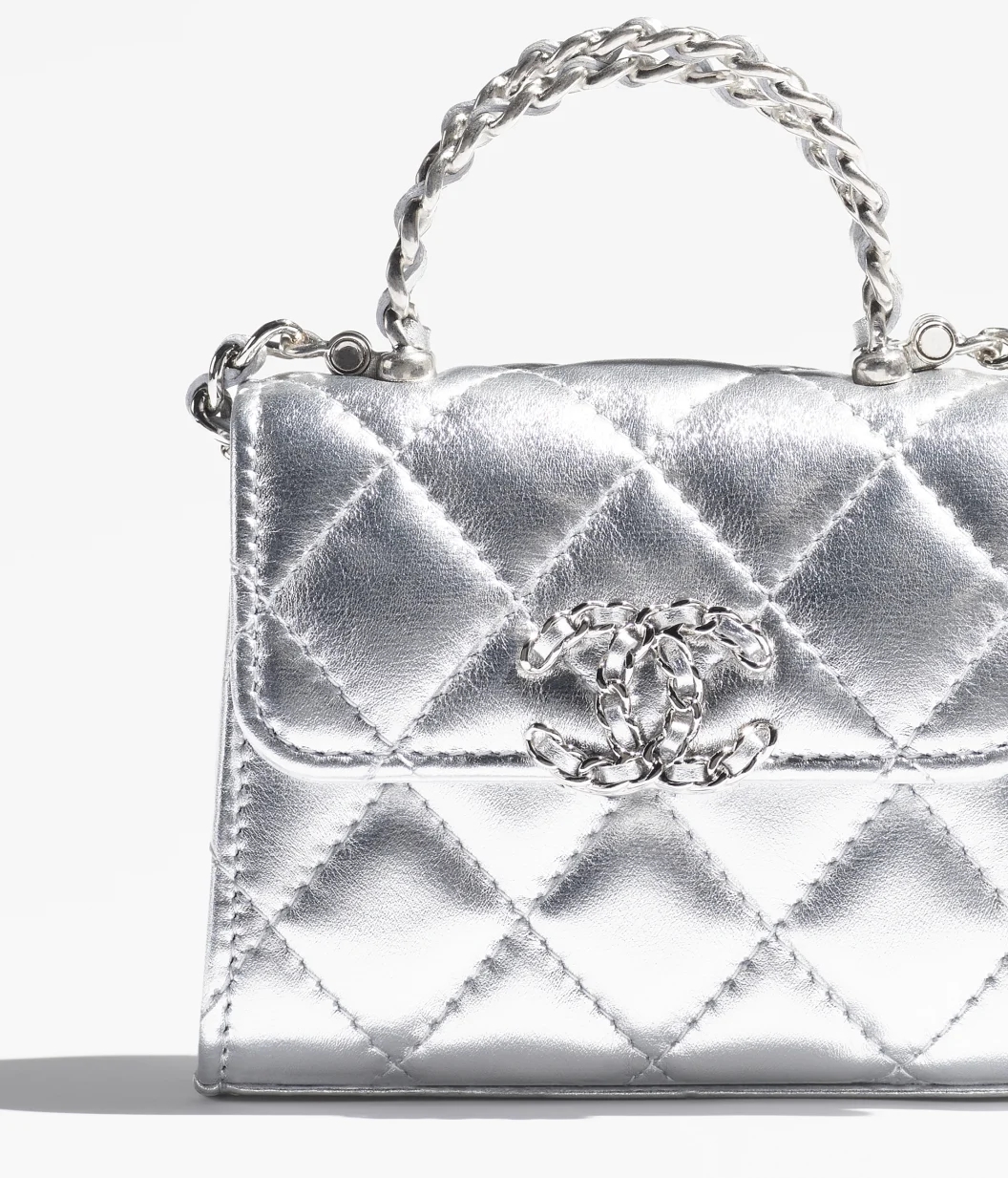 CLUTCH WITH CHAIN Metallic Calfskin & White Metal Silvery
