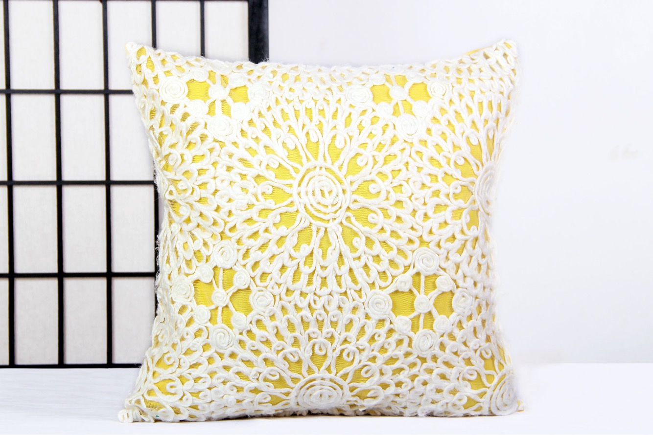 crochet throw pillow
