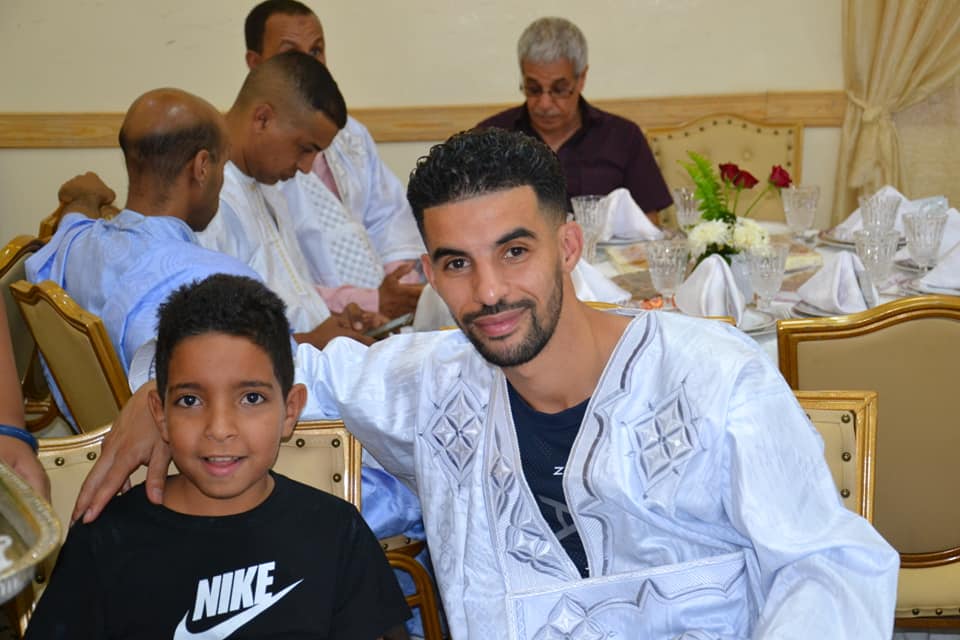 بوصوفة يعد ببناء ملاعب وقاعات رياضية بكليميم