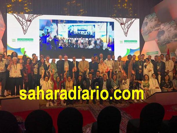 “حجبوها الزبير” تدفع دريهمات لأشباه صحفيين بالعيون لتلميع صورة منتداها، ووصف معارضي تبذير المال العام بالإنفصاليين