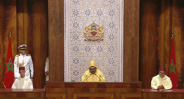 الملك يدعو الأحزاب لنبذ الخلافات والتحلي بروح المسؤولية