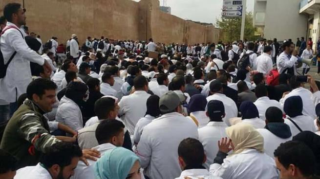 موظفو التعليم حاملو الشهادات يصعدون ضد أمزازي ويدخلون في إضراب وطني