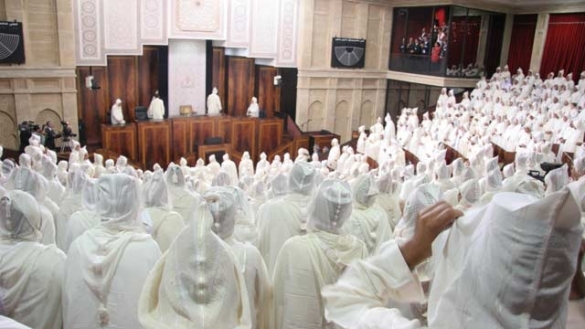 الحكومة تعلن تمديد الطوارئ الصحية يوما واحدا قبل حلول الملك بالبرلمان !