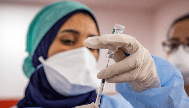 المغرب يستقبل مليون جرعة إضافية من لقاح كورونا و إقبال كبير من الشباب على مراكز التلقيح