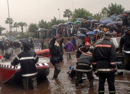 سيول بنواحي كلميم والسلطات تنقذ خمسة أشخاص حاصرتهم المياه