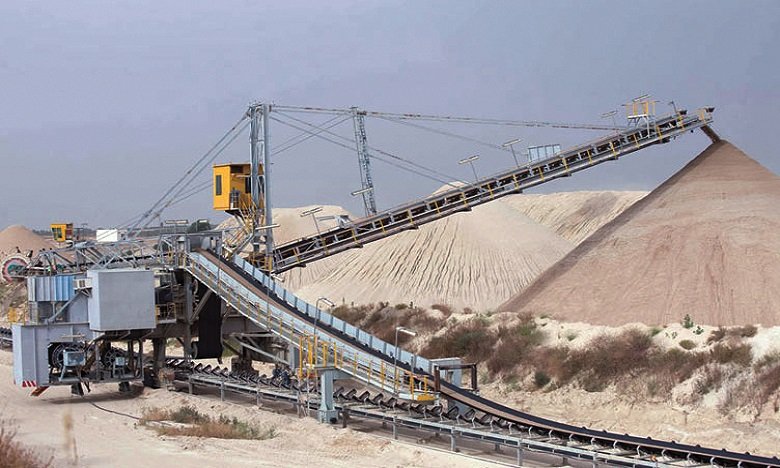 الجزائر تتهم المغرب من جديد بنهب الفوسفاط الصحراوي