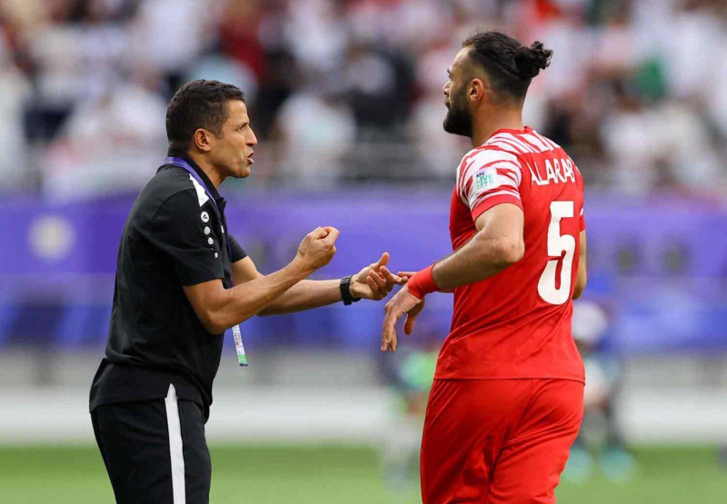 المدرب المغربي الحسين عموتة يقود منتخب الأردن إلى دور نصف نهائي بطولة أمم آسيا لأول مرة في تاريخه