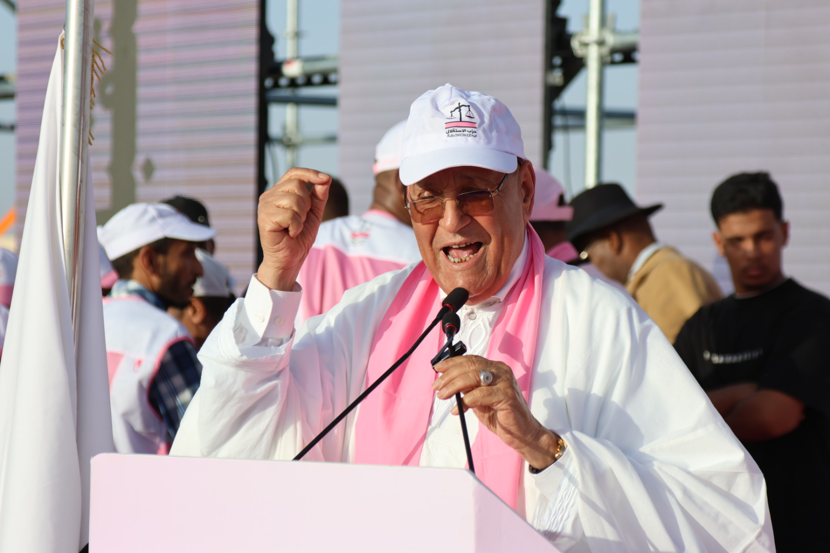 أمام 60 ألف استقلالي.. ولد الرشيد يرفع سقف التحدي ويضع التشغيل وفوسبوكراع والسكن في الواجهة