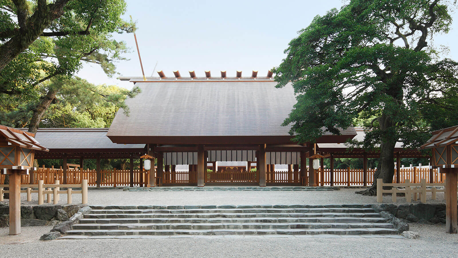 【atsuta jingu (atsuta shrine)】it receives about 6.5 million visitors