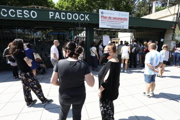 Covid-19: Preocupa el ausentismo laboral, mientras el gobierno busca «sostener las actividades» económicas