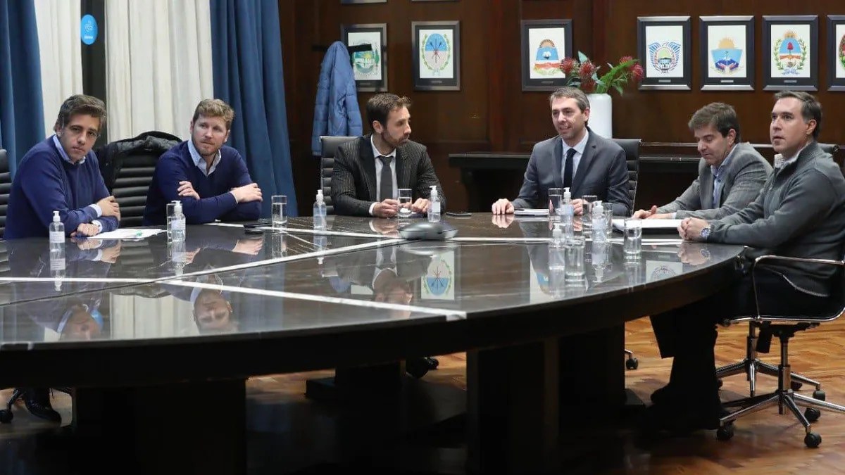 Fideicomisos: Nación aportará los fondos para mantener el precio del pan, el aceite y los fideos