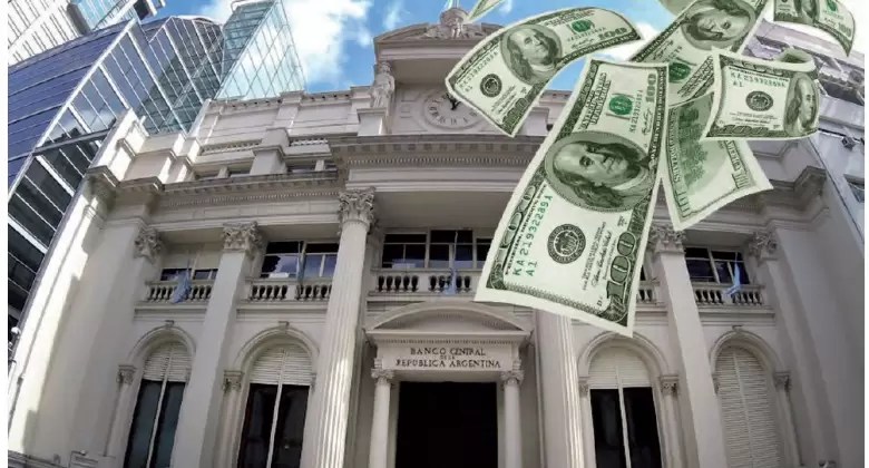 Dilema para el BCRA: todo lo que tiene olor a dólar, se compra