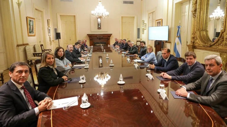 Hay cumbre de gobernadores del PJ con Alberto: preocupaciones provinciales y proclama de respaldo al Presidente