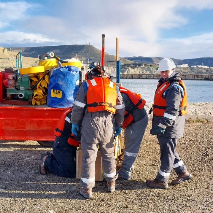 Comodoro: Medio Ambiente participa de un simulacro de derrame de hidrocarburos en el mar