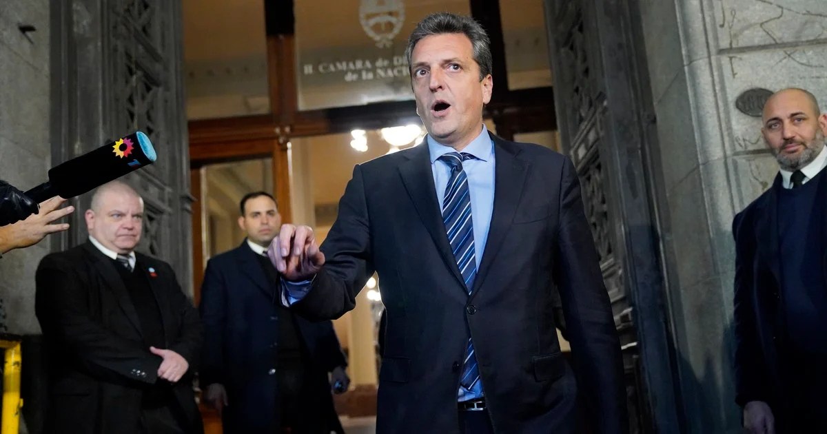 El Gobierno sale a buscar pesos para financiar rojo fiscal: este lunes vence deuda por $90 mil millones
