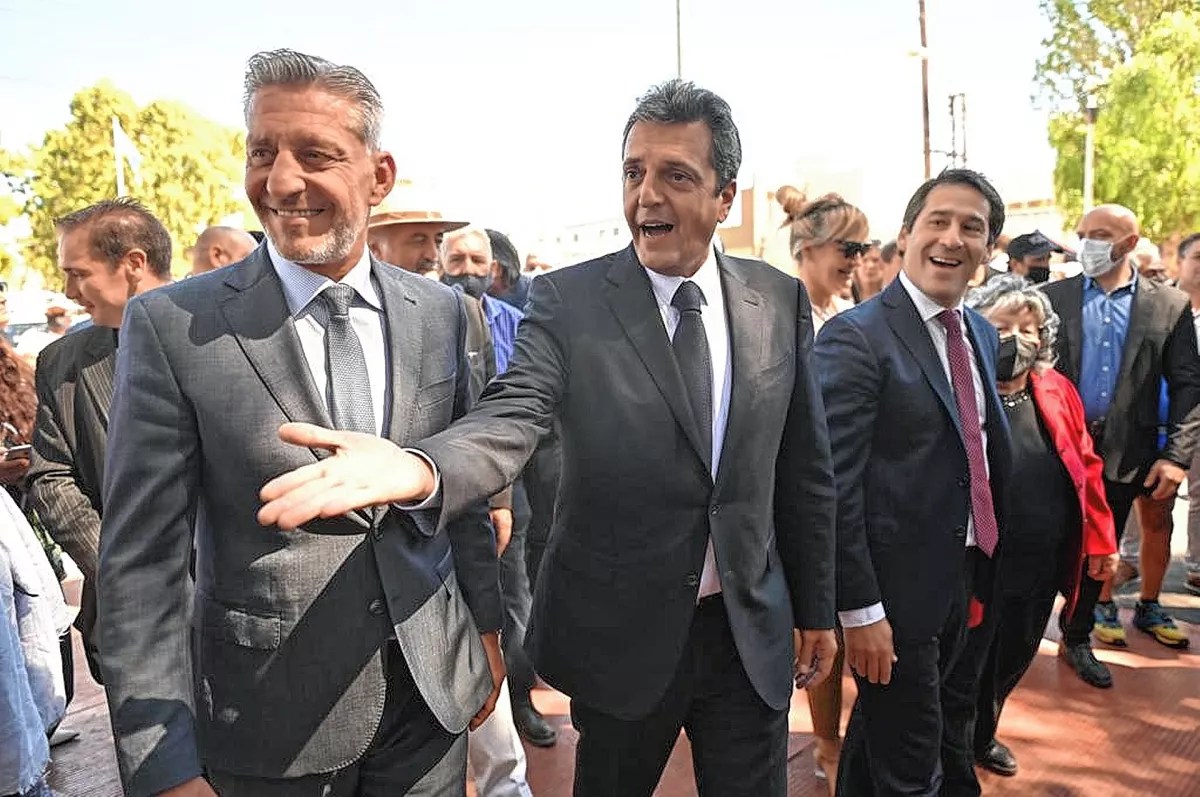 Las Provincias tratan de «traducir» los anuncios de Massa sobre ajuste y obra pública