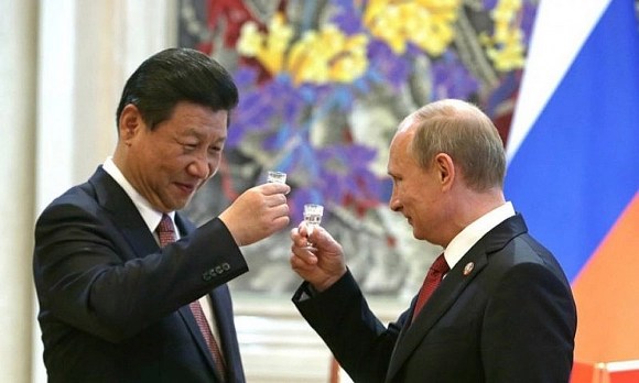 Guerra Económica: Rusia acepta vender su gas a China en yuanes y le da un duro golpe al dólar