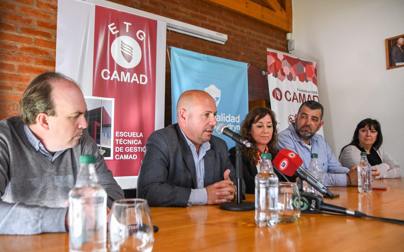 Madryn: el vicegobernador encabezó la apertura de inscripciones para la nueva Escuela Técnica de la CAMAD