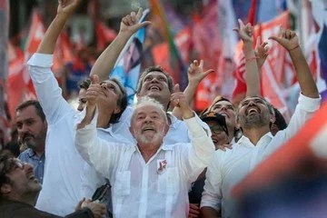 Elecciones en Brasil: Lula ganó por más de 4 puntos e irá a segunda vuelta con Bolsonaro