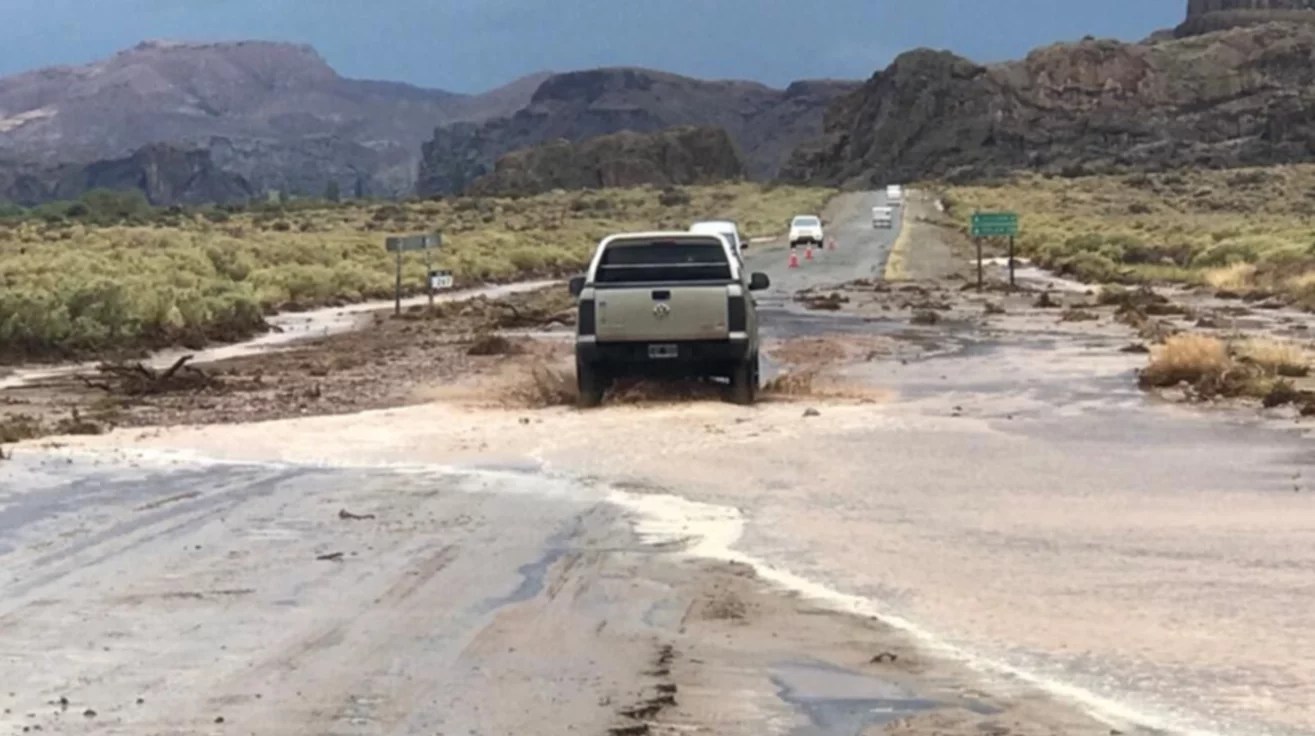 Alerta meteorológico y rutas cortadas en varios sectores de Chubut