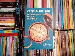 Literatura: «Gramática de la sombra» o la inercia del duelo, cuando la muerte abre a la deriva
