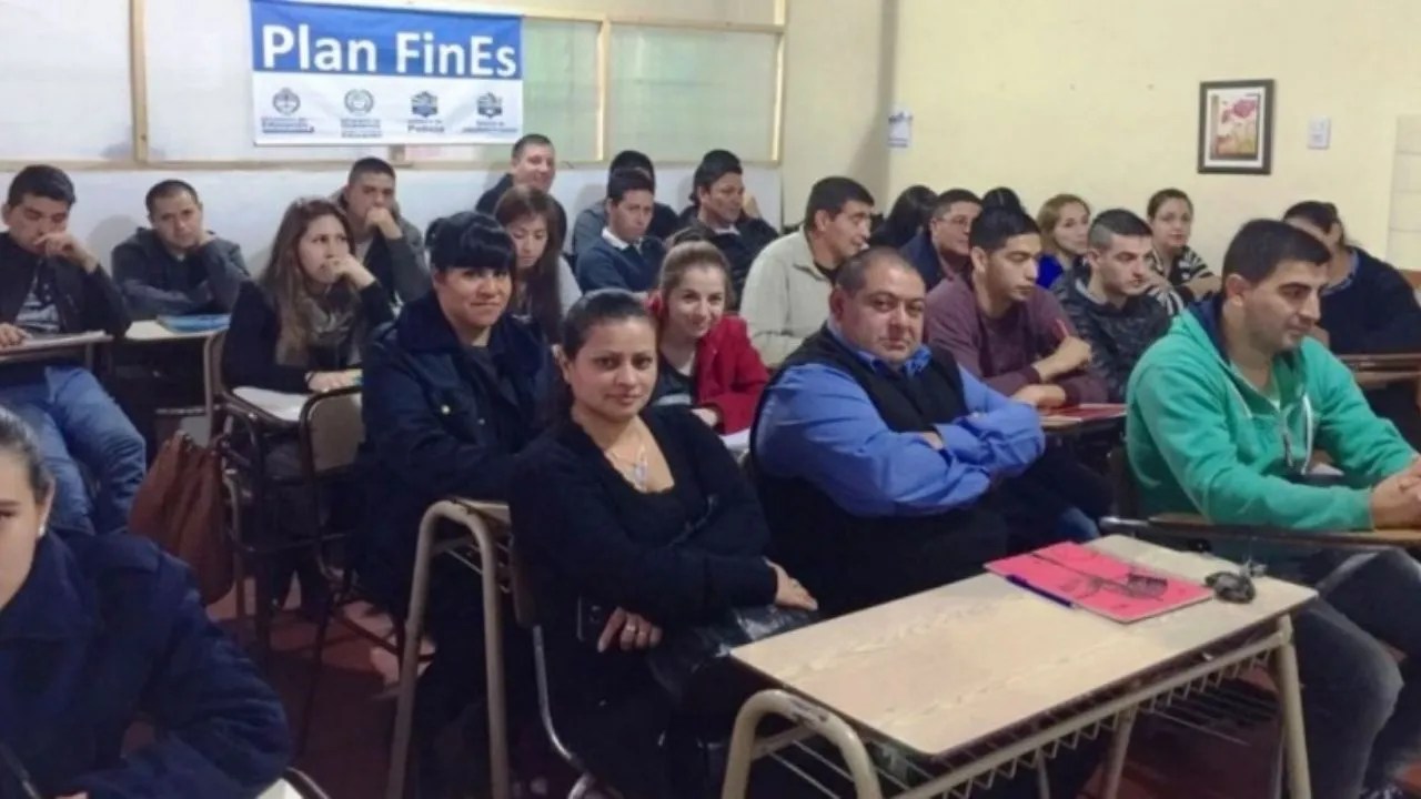 Educación abre las preinscripciones para el Plan FinEs 2023