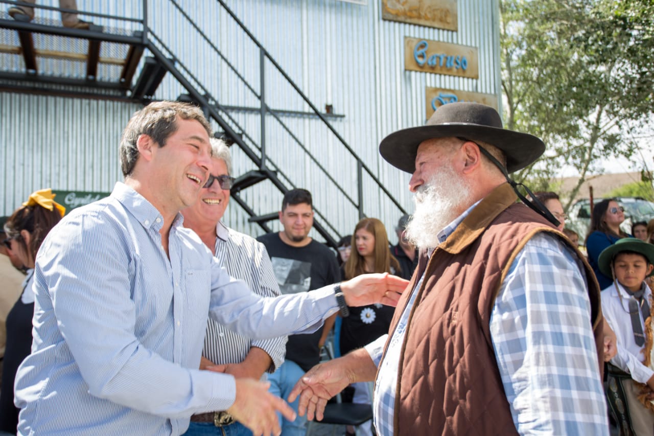 Luque participó de la inauguración de la Fiesta Nacional de la Esquila en Río Mayo