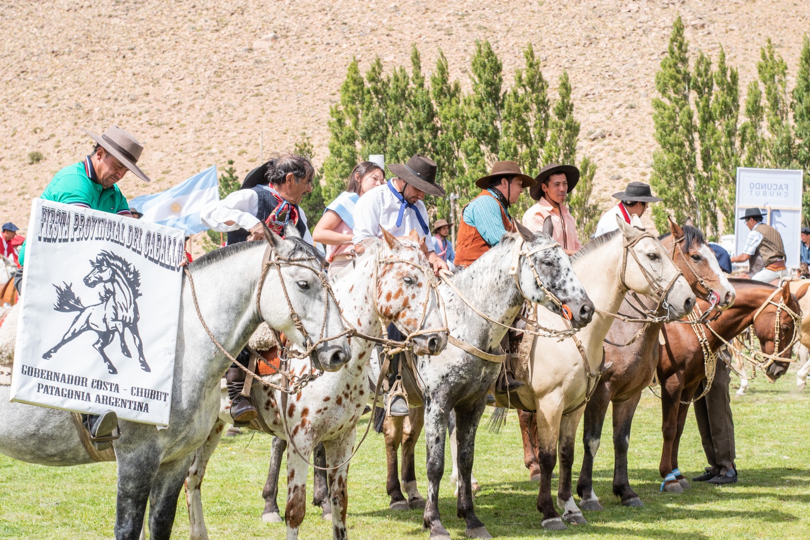 Comenzó la Fiesta Provincial del Caballo en Gobernador Costa: con festival campero y destrezas criollas