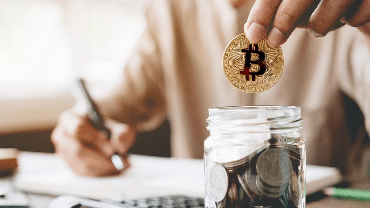 Insólito: una medida del Banco Central «empuja» a los jubilados a ahorrar en criptomonedas