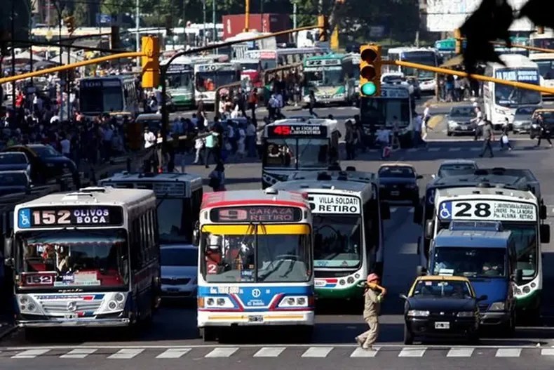 Paro de colectivos: el conflicto salarial de la UTA complica a Massa y afecta Provincia de Buenos Aires