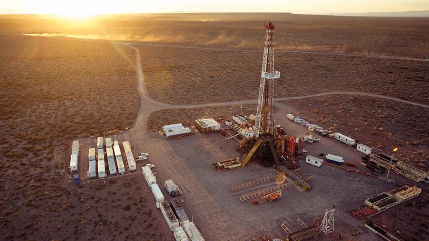 Hidrocarburos: dos gigantes del petróleo se asocian en un millonario proyecto en Vaca Muerta