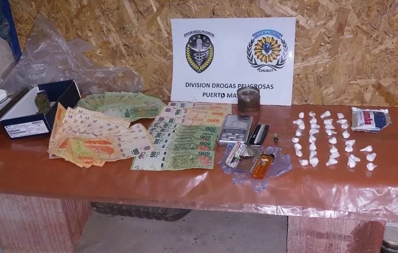 Narcomenudeo: dos detenidos en Puerto Madryn con 35 dosis de cocaína y marihuana