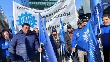 La UOM acordó un aumento del 42,6% hasta octubre y un bono de $60.000