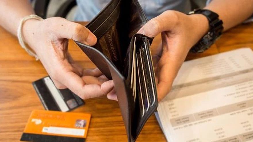 Salarios en caída libre: Nación promueve paritarias sin tope, pero con cláusulas gatillo