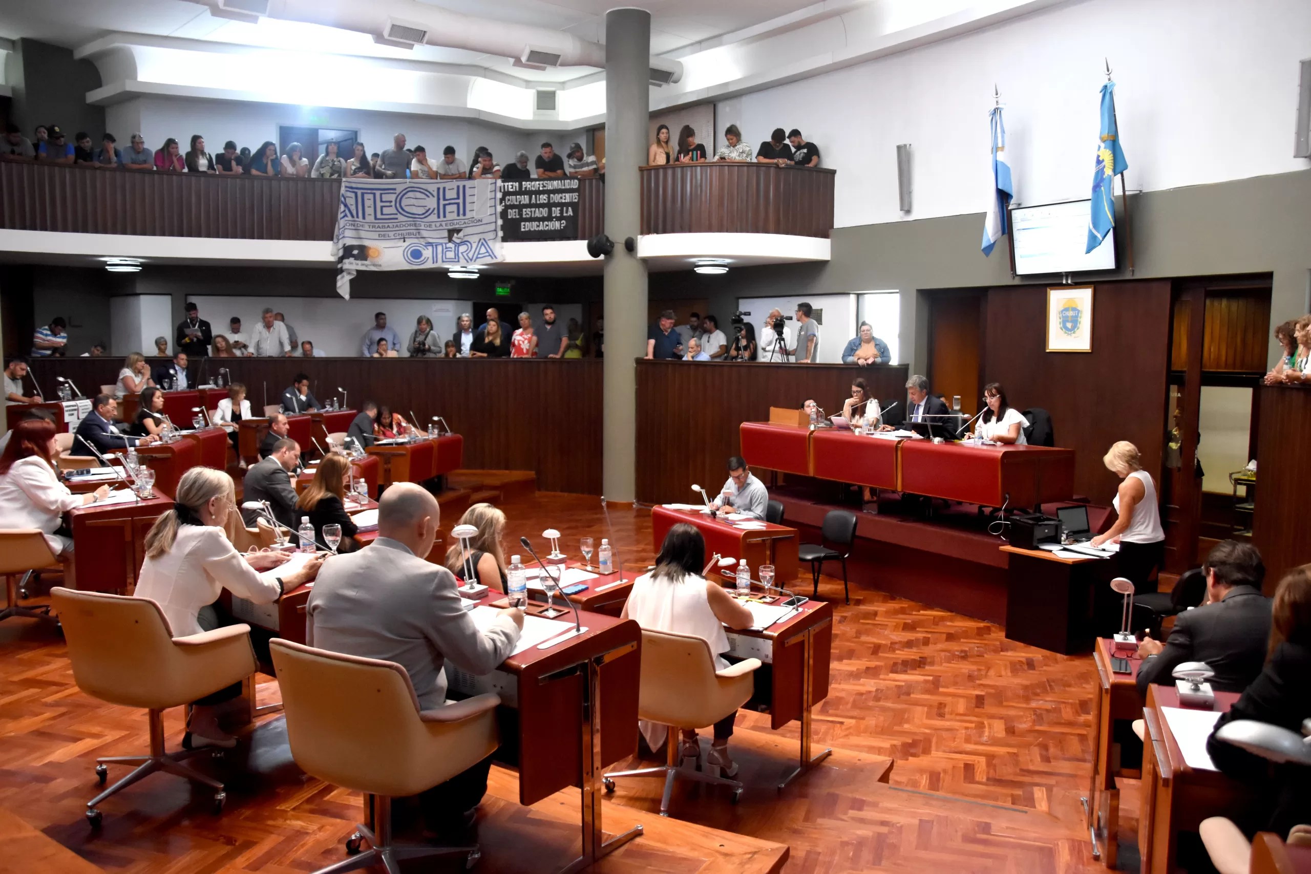 Sesión extraordinaria en vivo en la Legislatura: ya fue aprobada la Ley de Transparencia en la Obra Pública