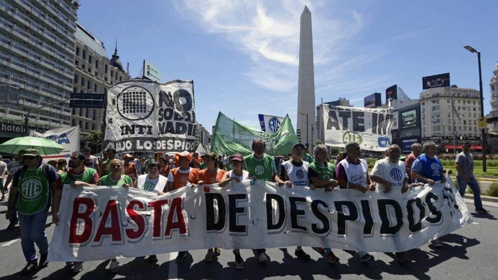 Estatales se movilizaron ante los primeros despidos masivos en la Administración Pública Nacional