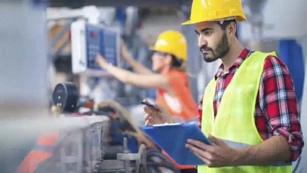 Industria: la producción PyME cayó 30% anual en el primer mes de 2024