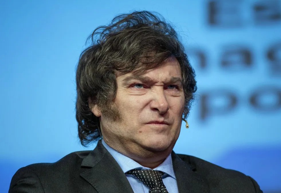 En un discurso ‘distorsionado’, Milei le contestó a Torres: «Proceda con su amenaza y hágase cargo de las consecuencias»