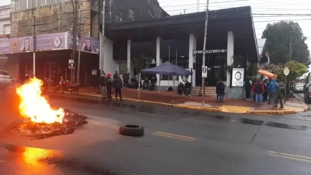 Se acuarteló la Policía de Misiones en Posadas y podría intervenir Gendarmería