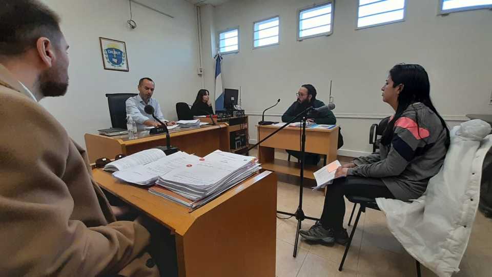 Robo agravado en Comodoro: Revocan arresto domiciliario y dictan la preventiva a coimputada Tamara Vargas