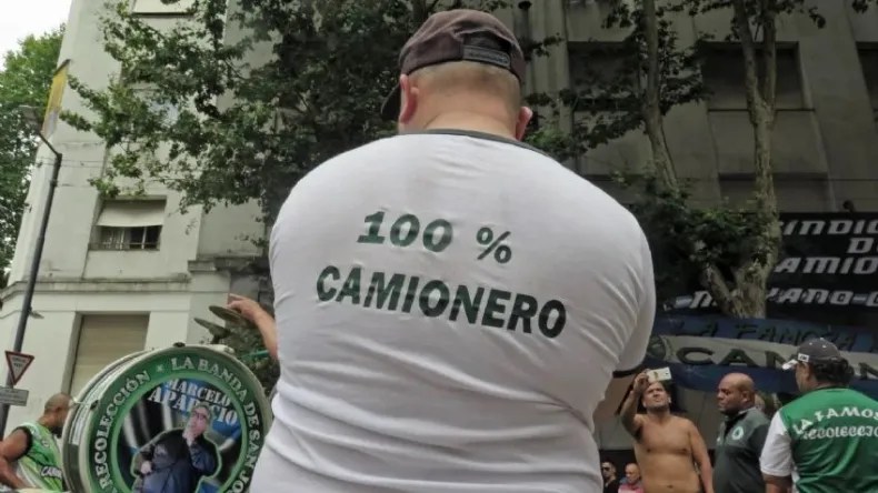 Paritaria de Camioneros: Los choferes tendrán aumento del 11% en tres meses