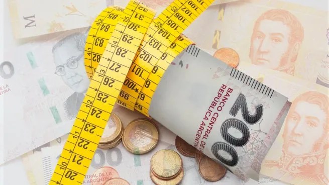 Falso equilibrio- Un nuevo informe privado denuncia que el ajuste de Nación recae en jubilados, universidades y provincias