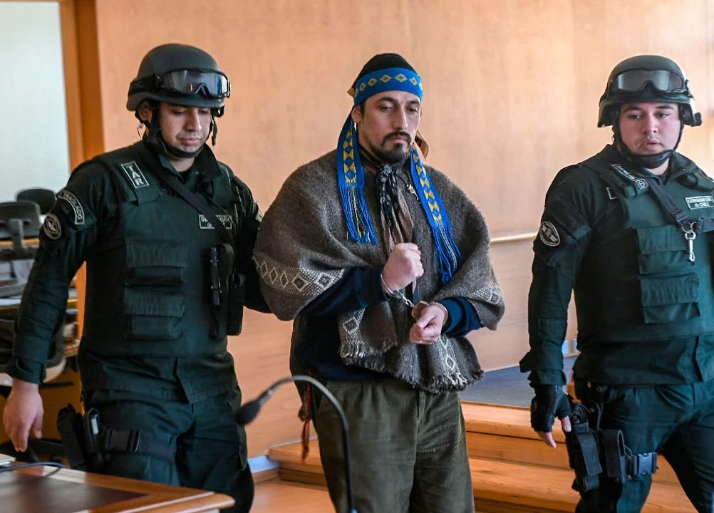 Incendios y condena- La Justicia chilena liberó a Jones Huala al considerar que ya cumplió su reclusión