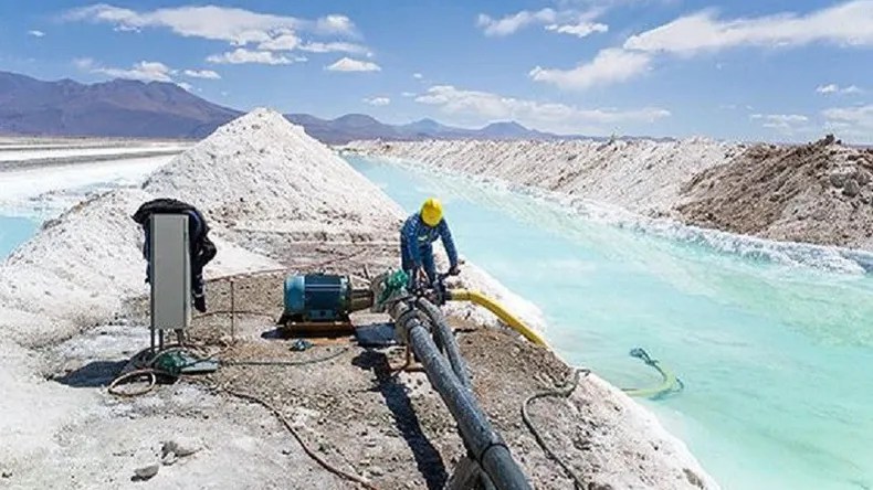 Minería: Argentina firma un acuerdo por litio y cobre con Estados Unidos y buscan competirle a China 