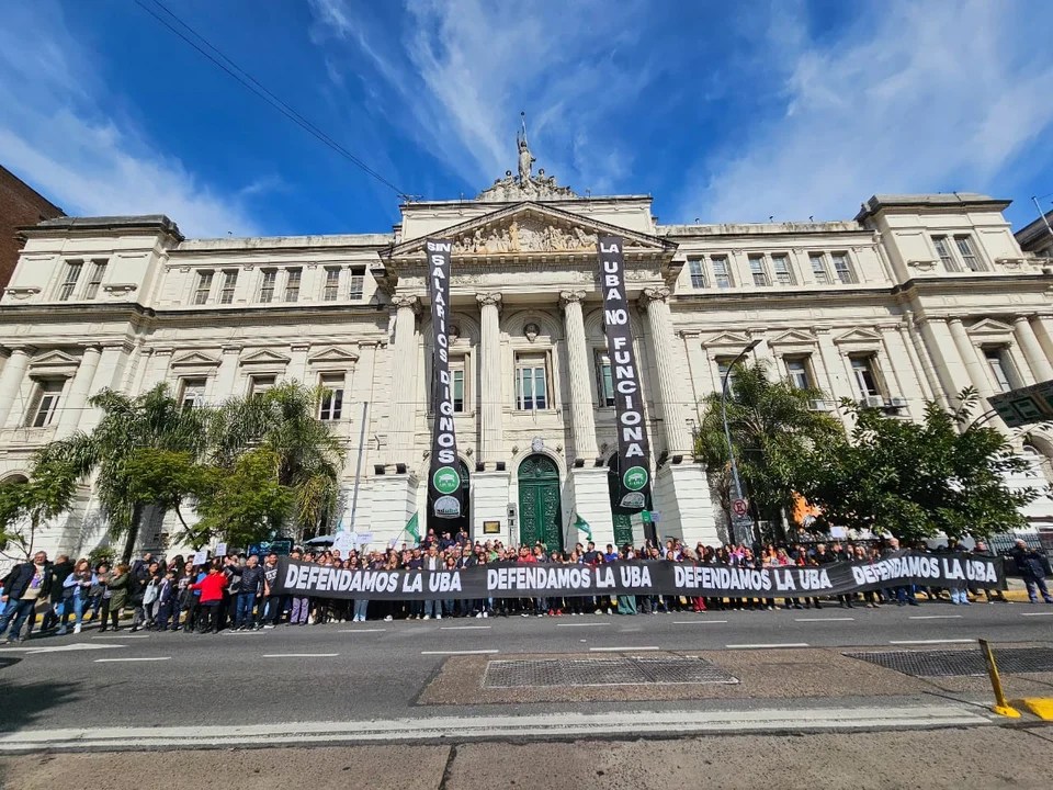 Comenzó un paro universitario de 48 horas por reclamo salarial que vuelve a perjudicar al alumnado